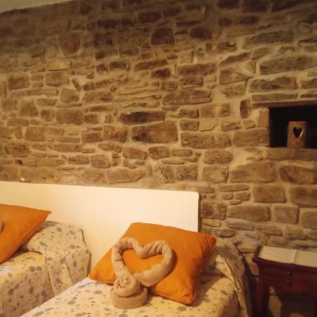 Agriturismo Il Regno Del Marrone Castel del Rio Eksteriør billede